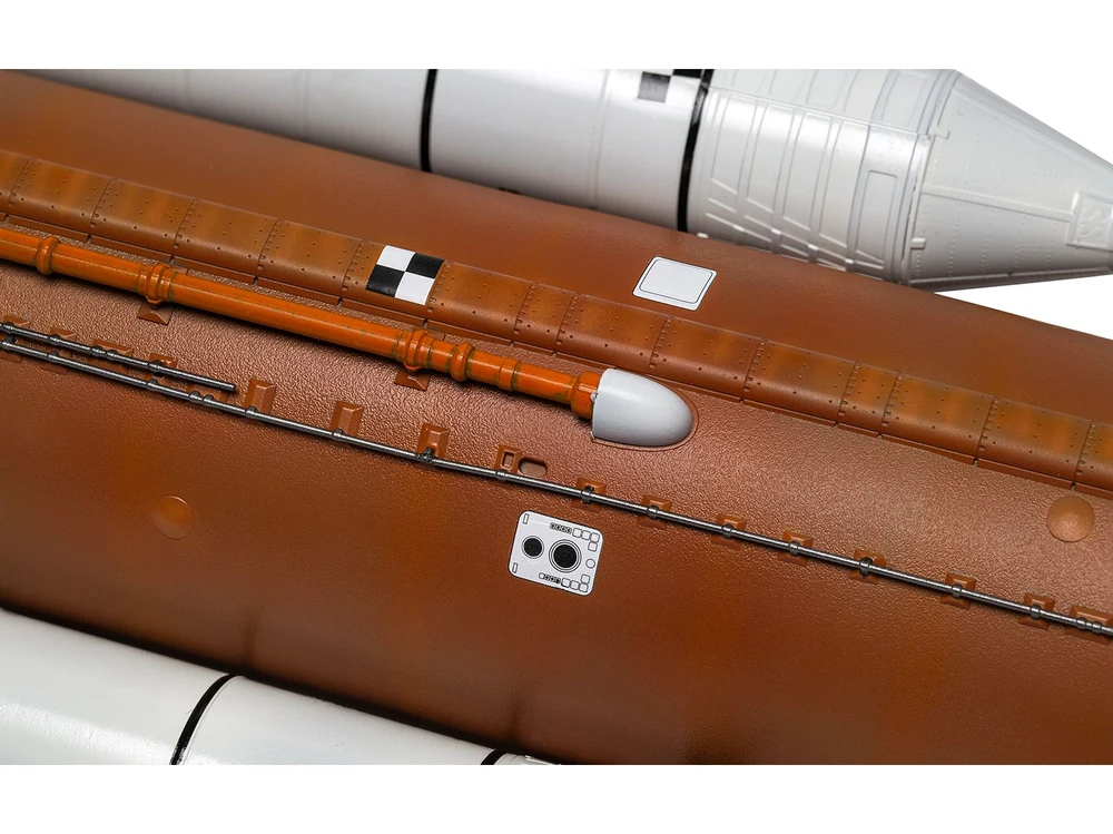 Airfix SLS Artemis raketos modelis 1/144 – dovanų rinkinys su dažais