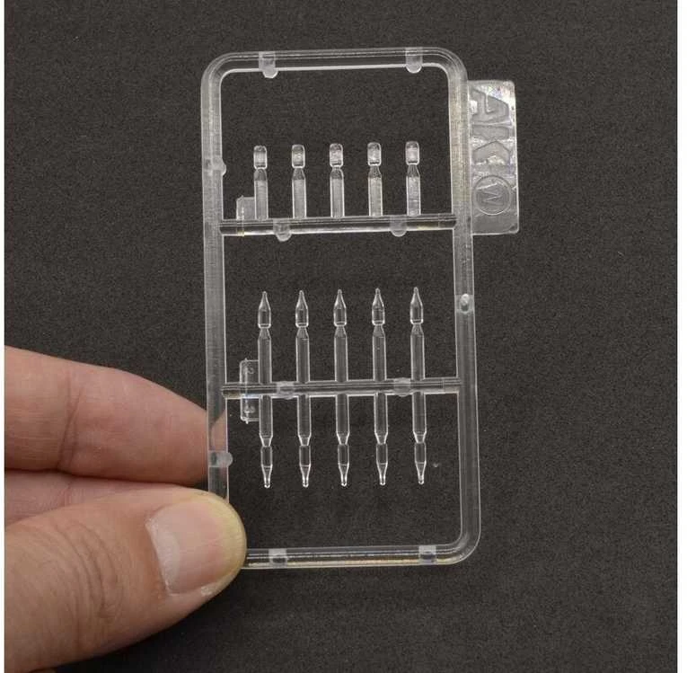 AK Interactive buteliai ir skardinės 1/35 mastelio rinkinys
