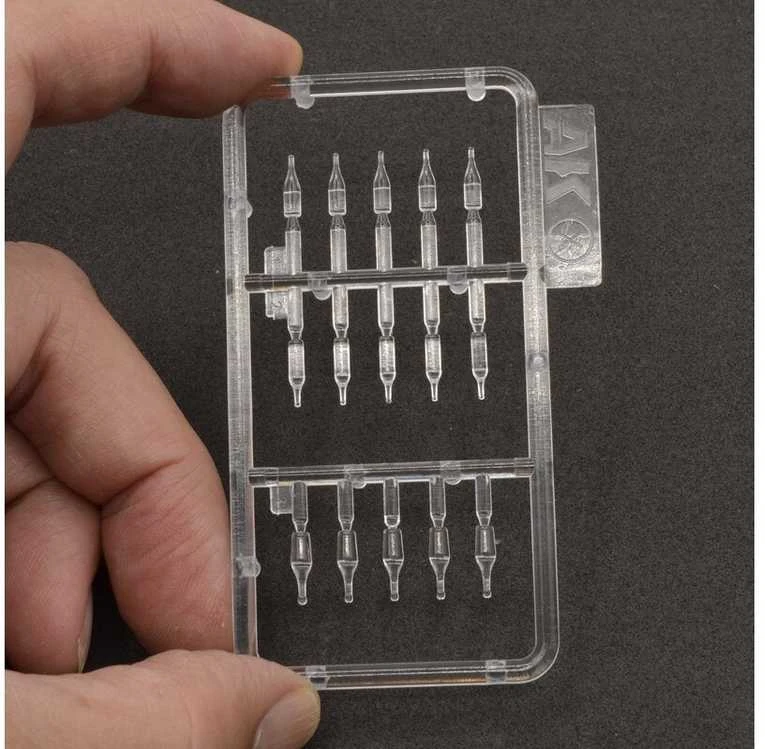 AK Interactive buteliai ir skardinės 1/35 mastelio rinkinys