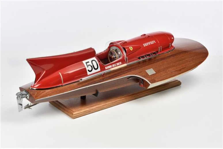 Amati Ferrari Arno XI Special Edition 1:8 medinis hidroplano rinkinys