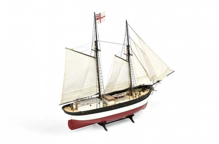 Amati Hunter Q-Ship medinis laivo modelio rinkinys 1:60