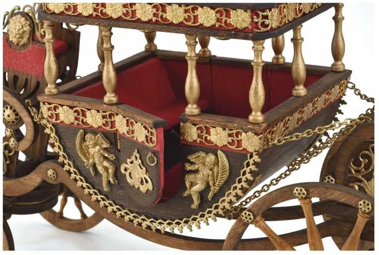 Amati Karališkoji karieta 1819, 1/24 medinis surinkimo rinkinys