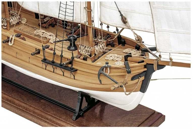 Amati piratų laivo Adventure medinis surenkamas modelis 1:60, 37 cm