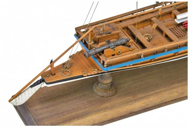 Amati švediška kanonierinė valtis – medinis modelio rinkinys B1550, 34,5 cm