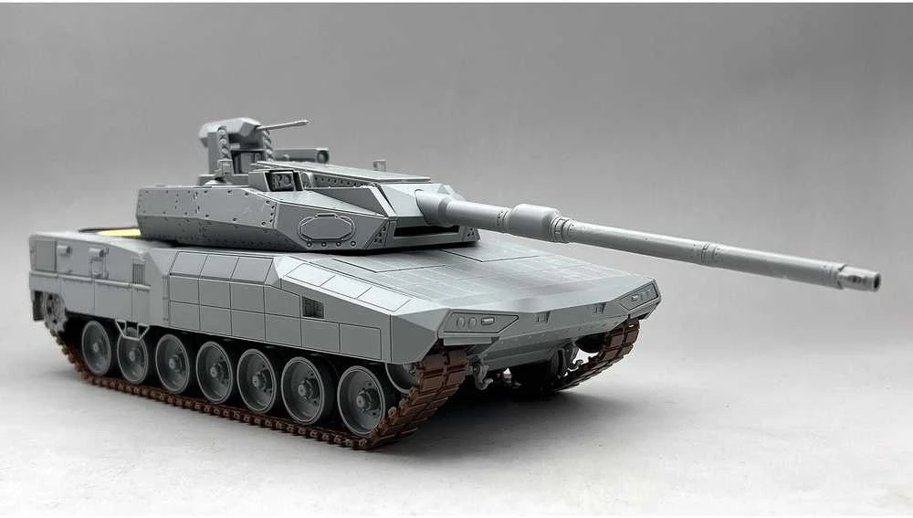 Amusing Hobby Leopard 2 A-RC 3.0 plastikinis tankas 1/35