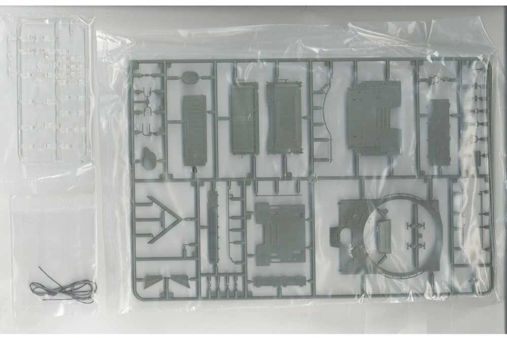 Amusing Hobby M-84A Jugoslavijos tankas 1/35 plastikinis surenkamas modelis