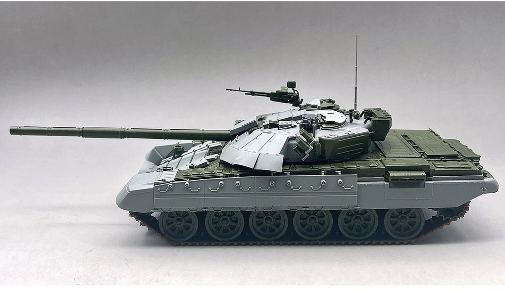 Amusing Hobby Ukrainos pagrindinis tankas T-72AMT, modelis 1/35, 35A067