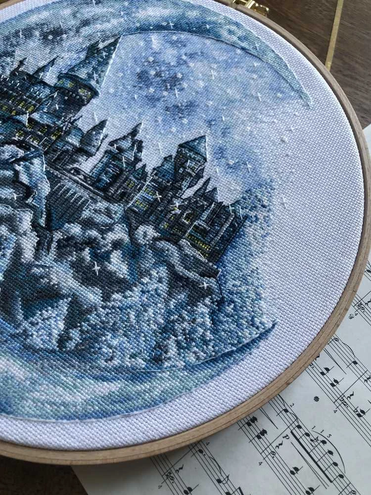 Andriana Beldizart Kryželių siuvinėjimo rinkinys "Mėnulio pilis" SANL-17