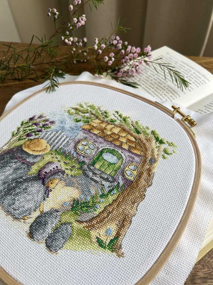Andriana Beldizart Kryželiu siuvinėjimo rinkinys "Housewarming. Hedgehogs" SANN-33