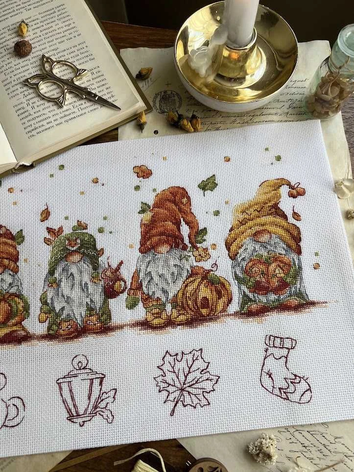 Andriana Beldizart Kryželio siuvinėjimo rinkinys "Rudens nykštukai" 32х21,5 cm SANO-34