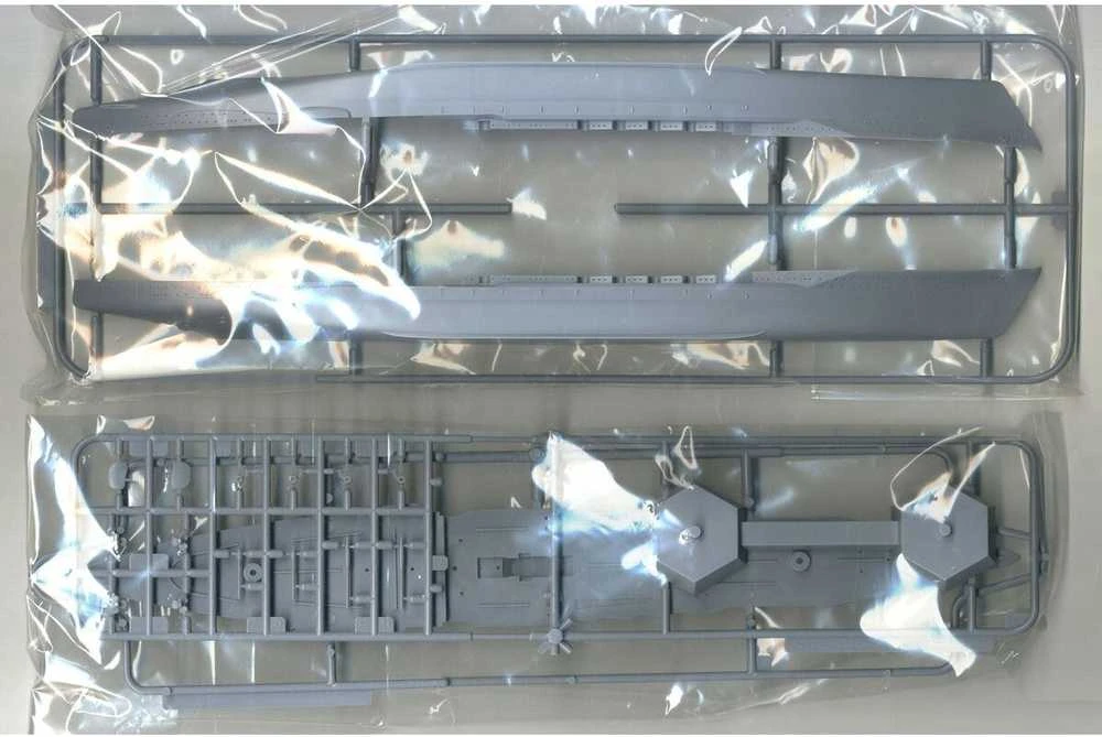 Aoshima IJN Nagato 1945, pilno korpuso, 1/700, su metaliniu vamzdžiu
