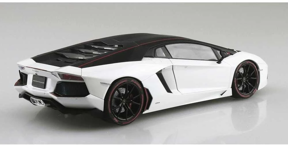 Aoshima Lamborghini Aventador Pirelli Edition 1/24 surenkamas modelis