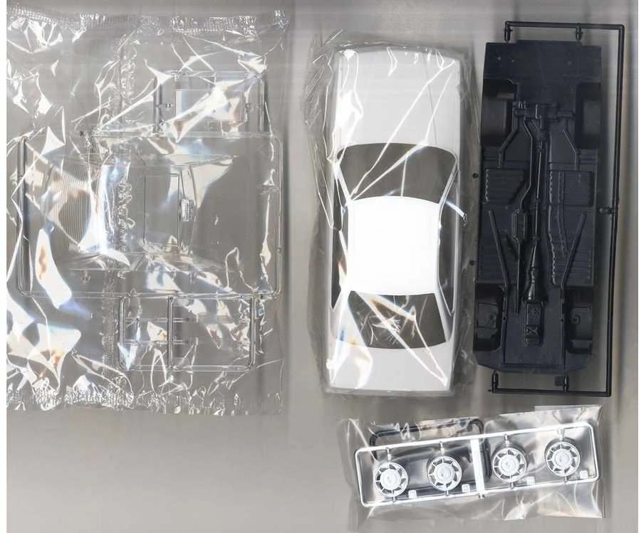 Aoshima Nissan Leopard UF31 3.0 Ultima '86 1/24 plastikinis modelis 06109