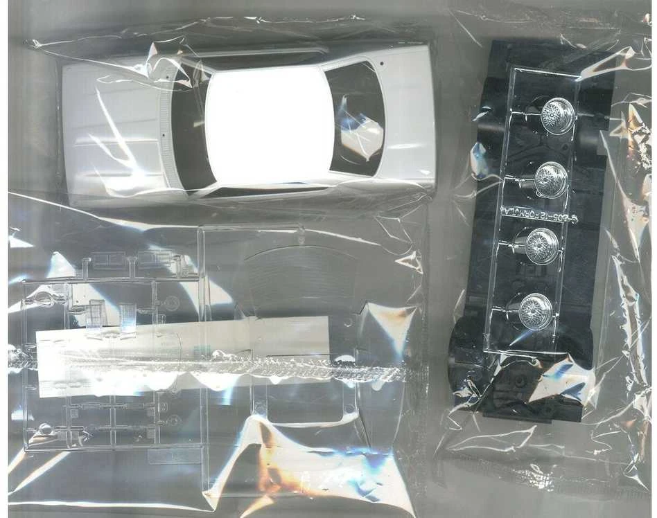Aoshima Nissan Skyline C210 2 durų 1/24 plastikinis modelis Grand Champion