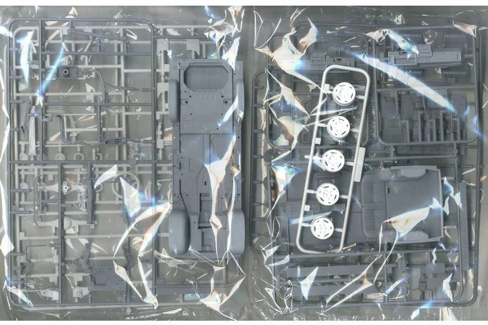 Aoshima Nissan Terrano D21 V6 3000 R3M 1991 1/24 plastikinis modelis