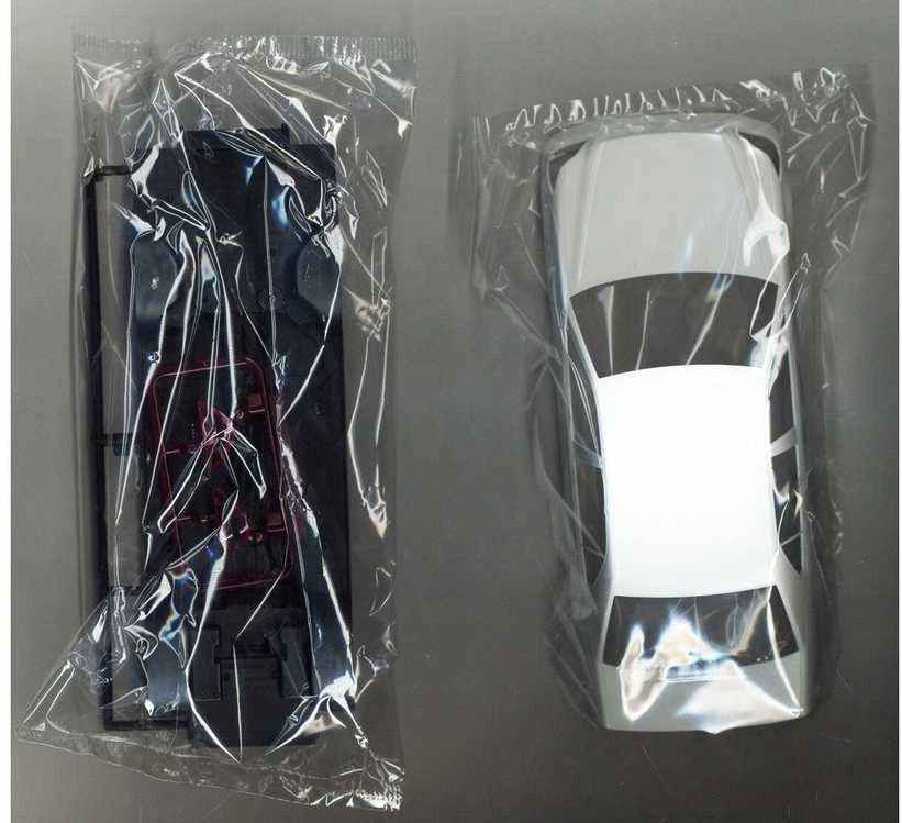 Aoshima Toyota Celsior UCF31 2005 1/24 surenkamas plastikinis modelis