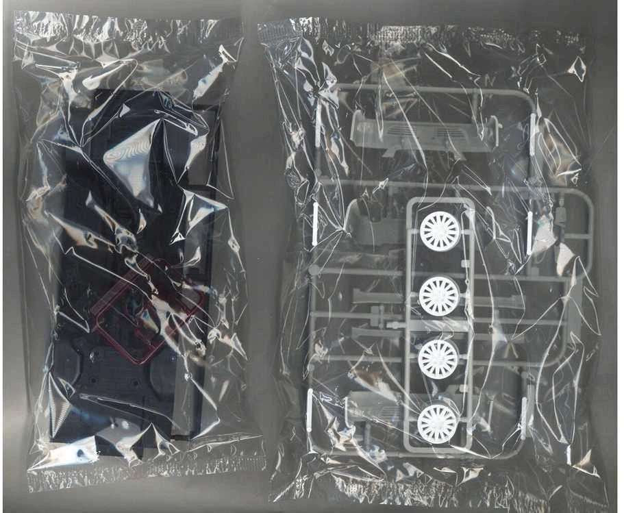Aoshima Toyota Crown Majesta 2006 1/24 plastikinis surinkimo rinkinys