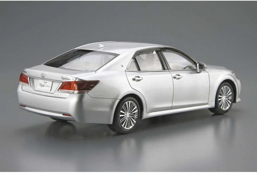 Aoshima Toyota Crown Royal Saloon GRS210/AWS210 1/24 surinkimo modelis