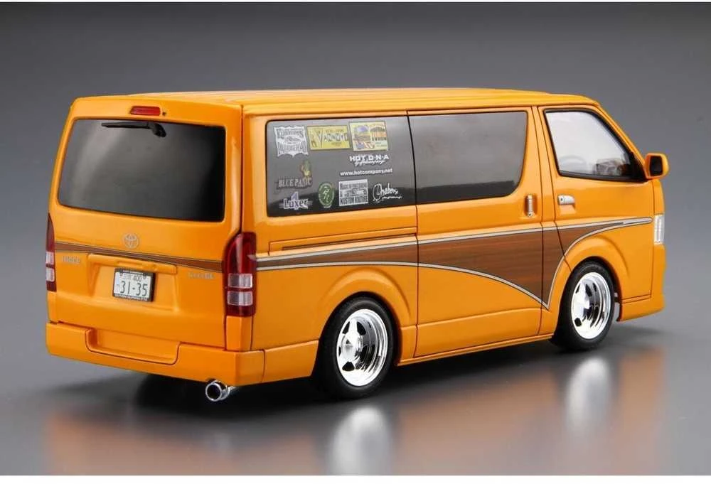 Aoshima Toyota Hiace 2012 TRH200V 1/24 plastikinis surenkamas modelis
