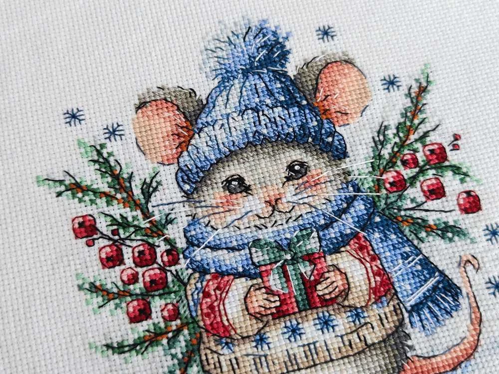 Ava Stitch Kalėdinė magija – kryželiu siuvinėjimo rinkinys AVA-P027