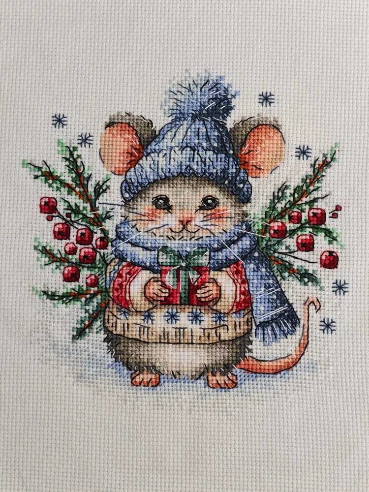 Ava Stitch Kalėdinė magija – kryželiu siuvinėjimo rinkinys AVA-P027