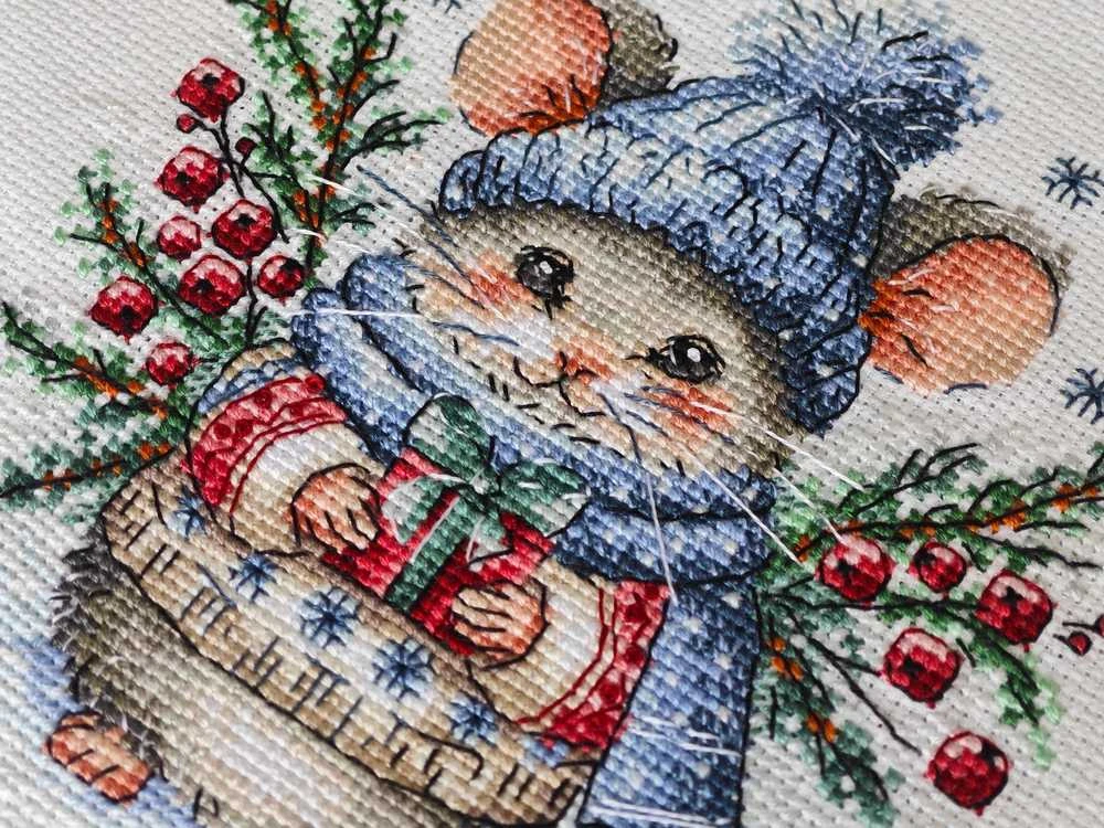 Ava Stitch Kalėdinė magija – kryželiu siuvinėjimo rinkinys AVA-P027