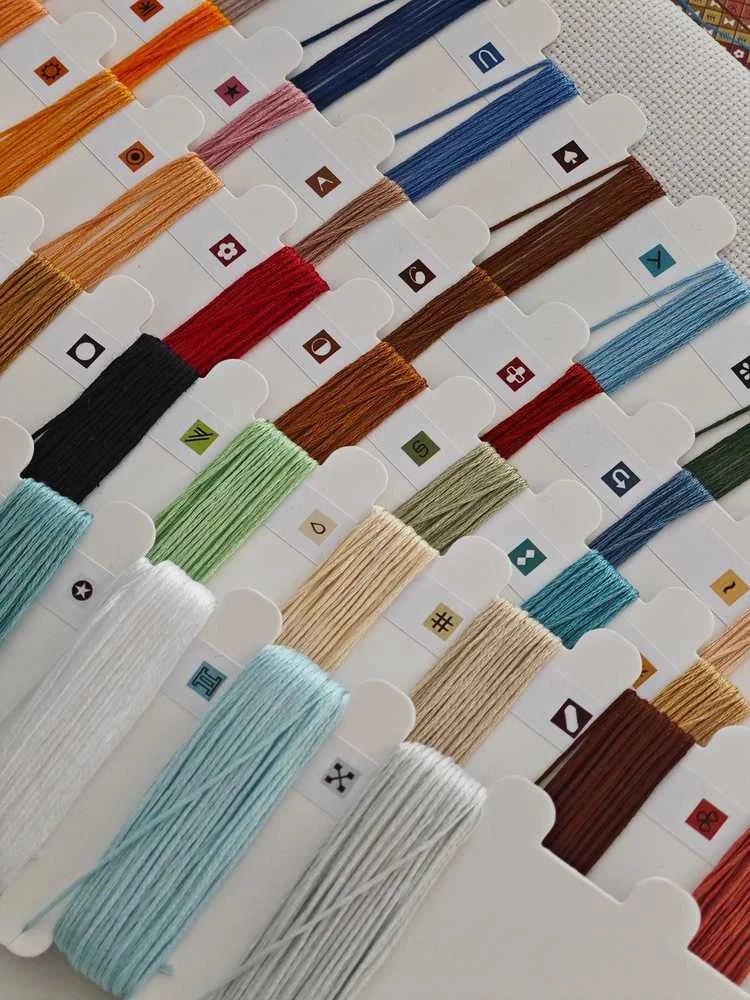 Ava Stitch Sodo dama – siuvinėjimo kryželiu rinkinys AVA-P148