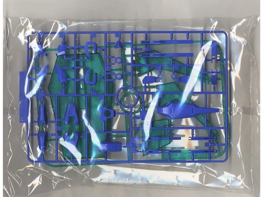 Bandai Gunpla HG 1/144 00 QAN[T] plastikinis surenkamas modelis
