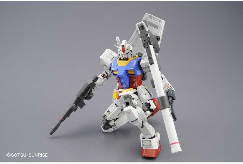 Bandai MG 1/100 RX-78-2 GUNDAM VER.3.0 BL