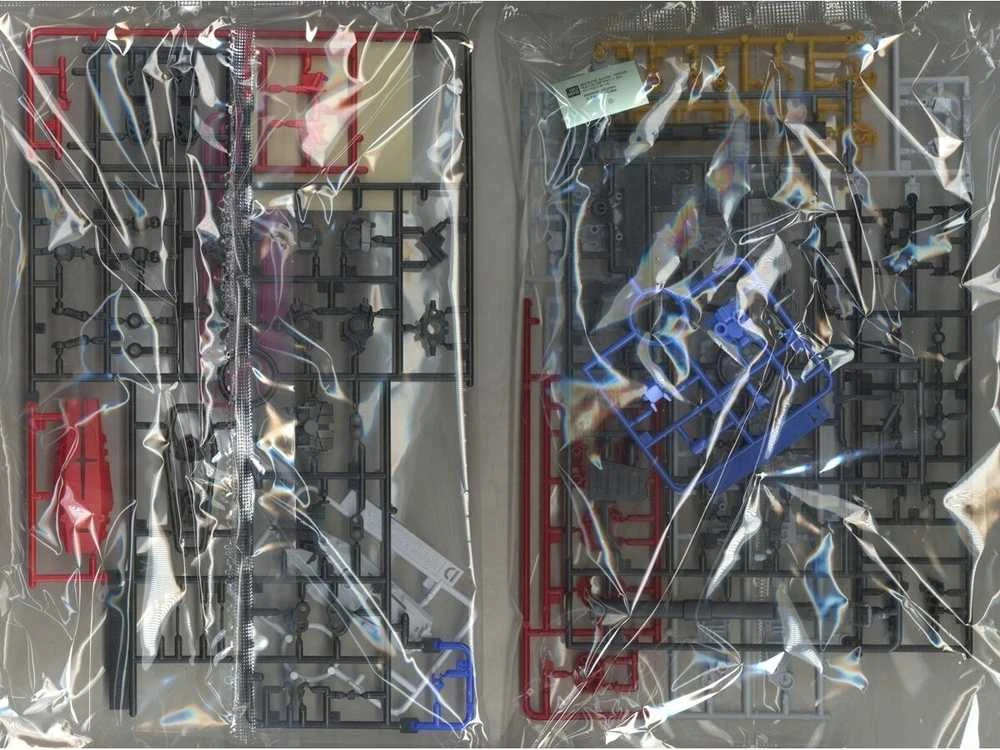 Bandai RX-78-02 Baltas Gundam 1/144 plastikinis Gunpla rinkinys