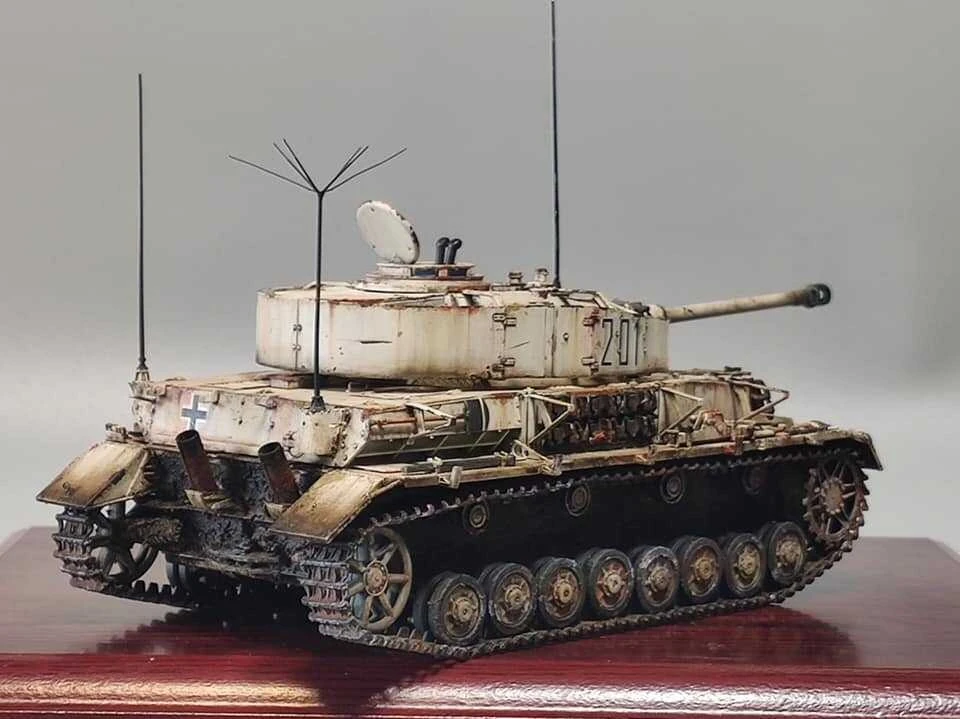 Border Model Pz.Beob.Wg. IV Ausf. J 1/35 plastikinis rinkinys su vadu ir pėstininkais