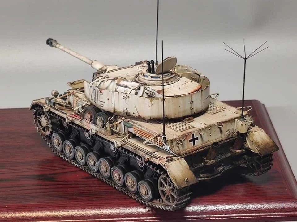Border Model Pz.Beob.Wg. IV Ausf. J 1/35 plastikinis rinkinys su vadu ir pėstininkais