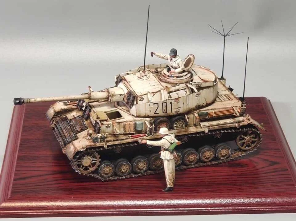 Border Model Pz.Beob.Wg. IV Ausf. J 1/35 plastikinis rinkinys su vadu ir pėstininkais