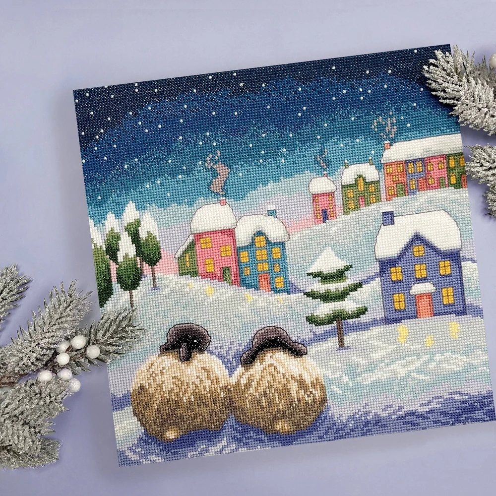 Bothy Threads Siuvinėjimo kryželiu rinkinys „There's Snow Place Like Home“, Lucy Pittaway