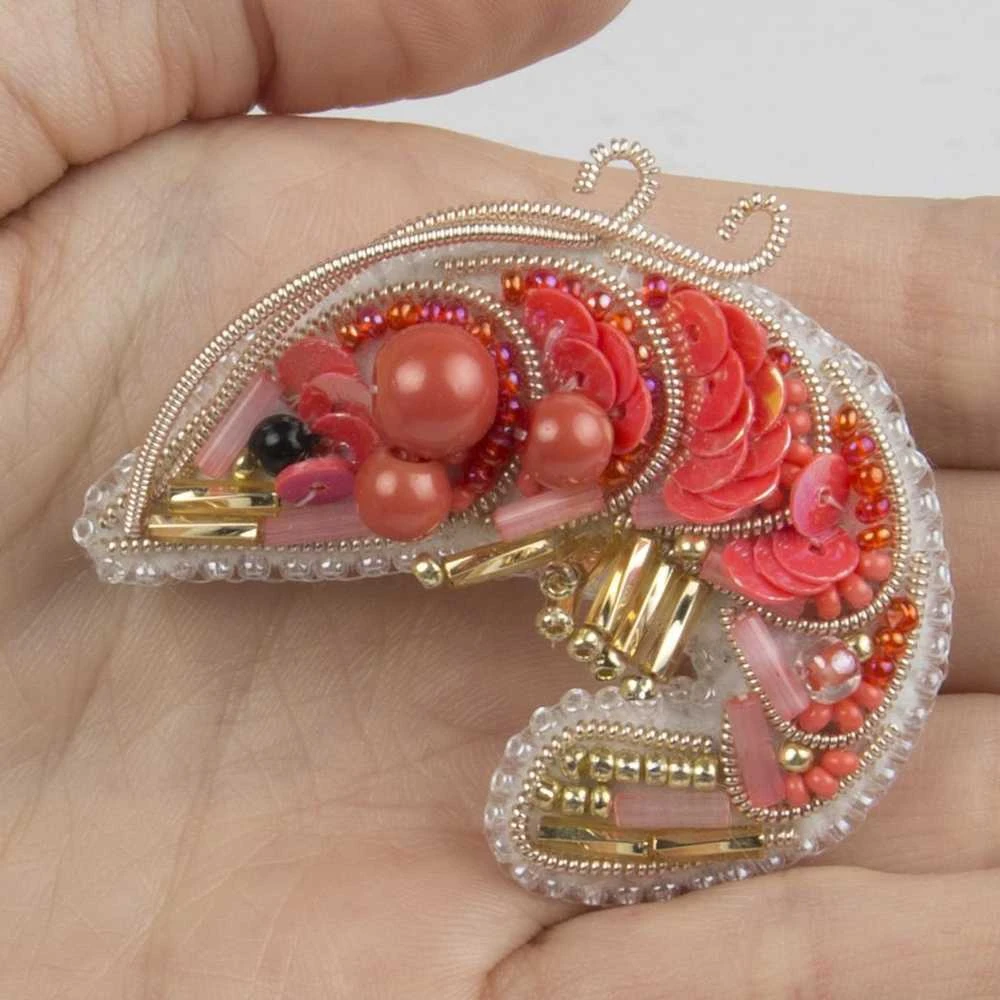 Charivna Mit Brošės siuvinėjimo karoliukais rinkinys „Krevetė“ Crystal Art