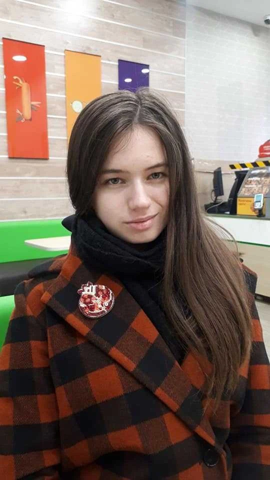 Charivna Mit Karoliukų siuvinėjimo rinkinys brošei „Granatas“