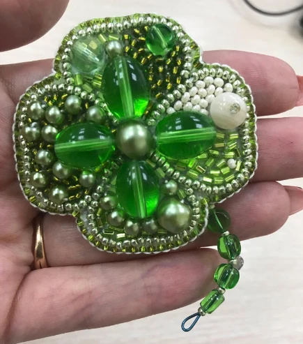 Charivna Mit Karoliukų siuvinėjimo rinkinys sagės gamybai Crystal Art „Sėkmės simbolis“