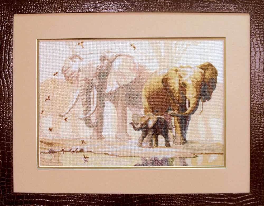 Charivna Mit Siuvinėjimo kryželiu rinkinys „Drambliai“, Aida 16, 38,5×26 cm