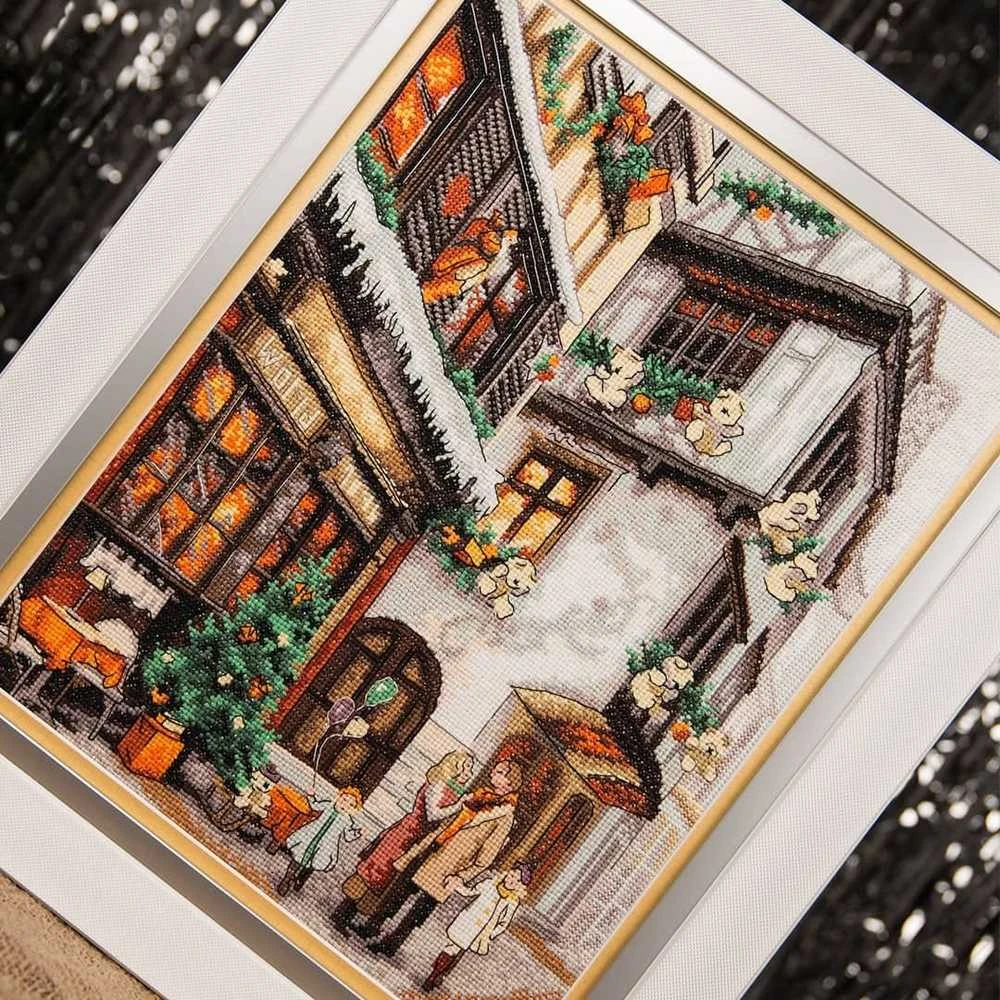 Charivna Mit Siuvinėjimo kryželiu rinkinys „Dovanų beieškant“, 26×33,5 cm, 32 spalvos