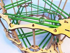 Cheatwell Games Medinis konstruktorius „Helix Marble Run“ su 2 m kamuoliukų trasa