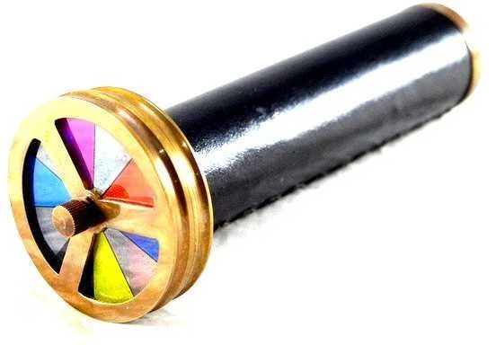 Mirtop Retro stiliaus žalvarinis kaleidoskopas – kolekcinė dovana