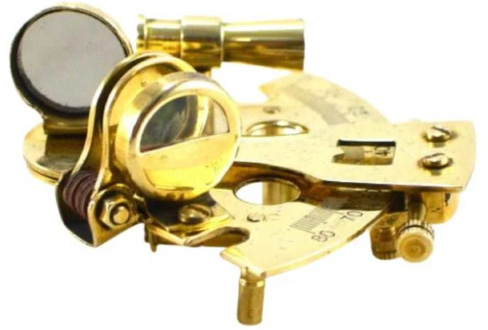 Deco Gifts Mažas žalvarinis sekstantas dėžutėje - NC1506