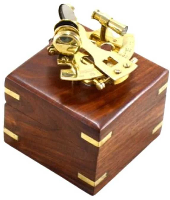 Deco Gifts Mažas žalvarinis sekstantas dėžutėje - NC1506