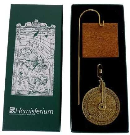 Hemisferium Ica Sl Miniatiūrinis nokturnalas: žalvarinis žvaigždžių laikrodis, dovana jūreiviui