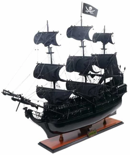 Mirtop Juodoji Perla – rankų darbo medinis laivo modelis Karibų piratų gerbėjams