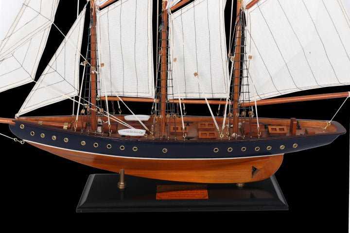 Deco Gifts Medinis burlaivio „Atlantic“ modelis 72 cm – 3 stiebai, lino burės, puiki dovana
