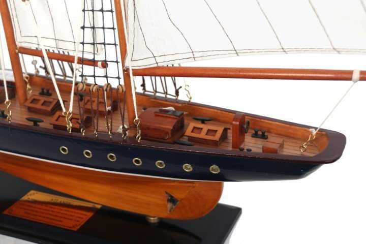 Deco Gifts Medinis burlaivio „Atlantic“ modelis 72 cm – 3 stiebai, lino burės, puiki dovana