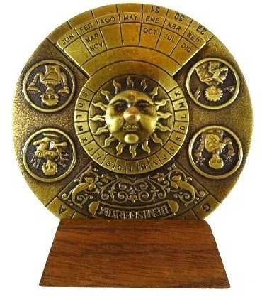 Hemisferium Ica Sl Žalvarinis amžinas kalendorius su mediniu pagrindu – Renesanso stilius