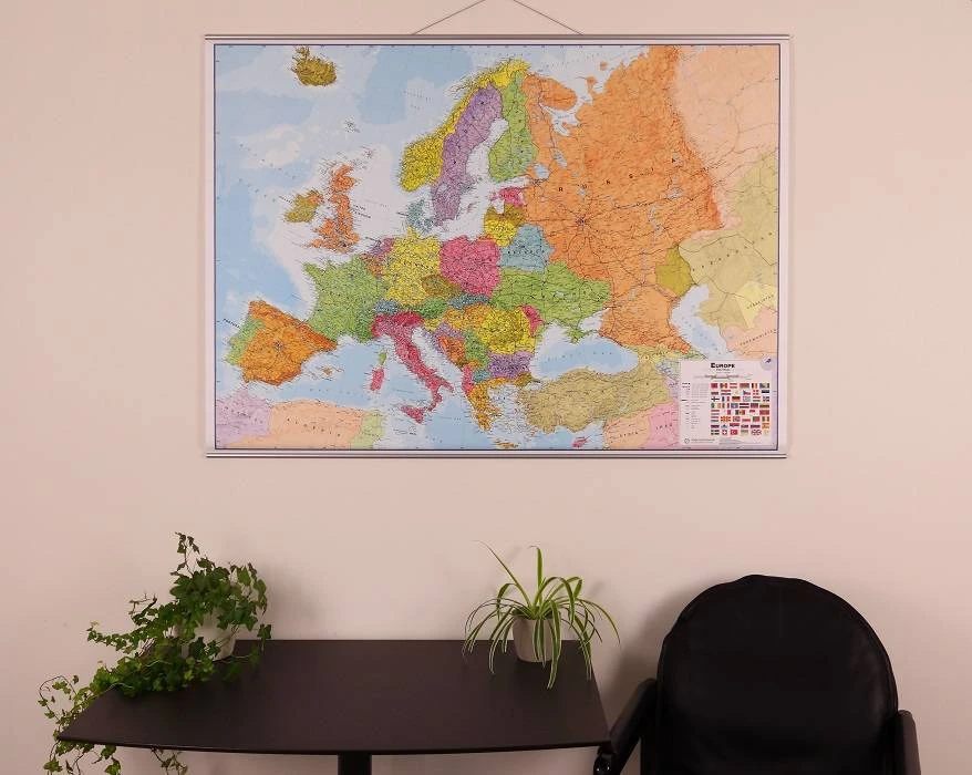 Craenen Bvba Europos politinis sieninis žemėlapis 100x139 cm, laminuotas, su vėliavomis
