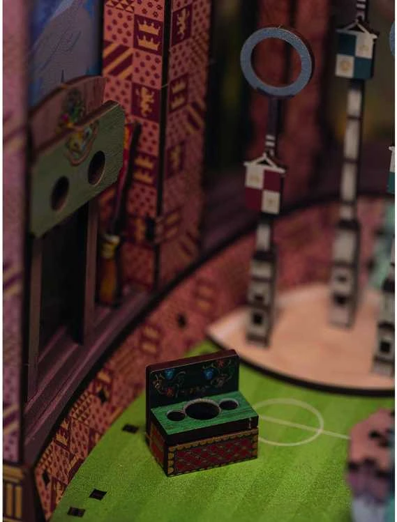 Revell medinis konstruktorius: Harry Potter Kvidičo aikštė (124 dalių)